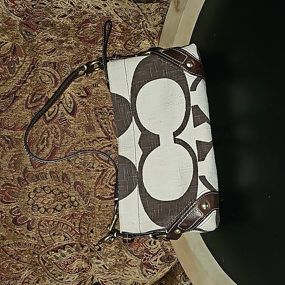 Coach Handbags - Coach creme and brown bag🎉🎉🎉HP🎉🎉🎉